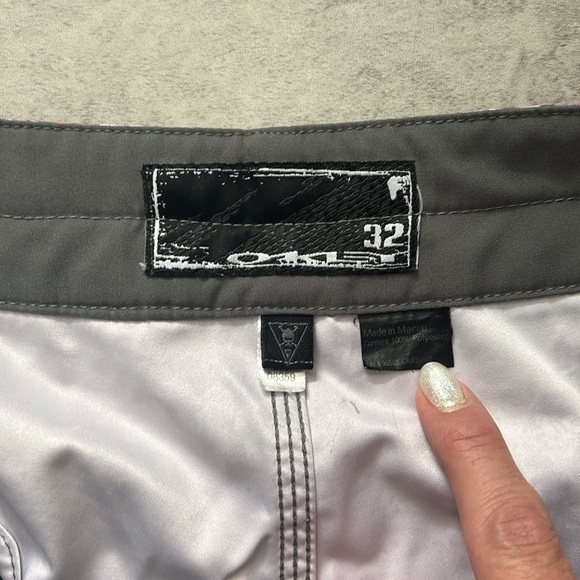 Oakley men’s board short - Picture 5 of 9